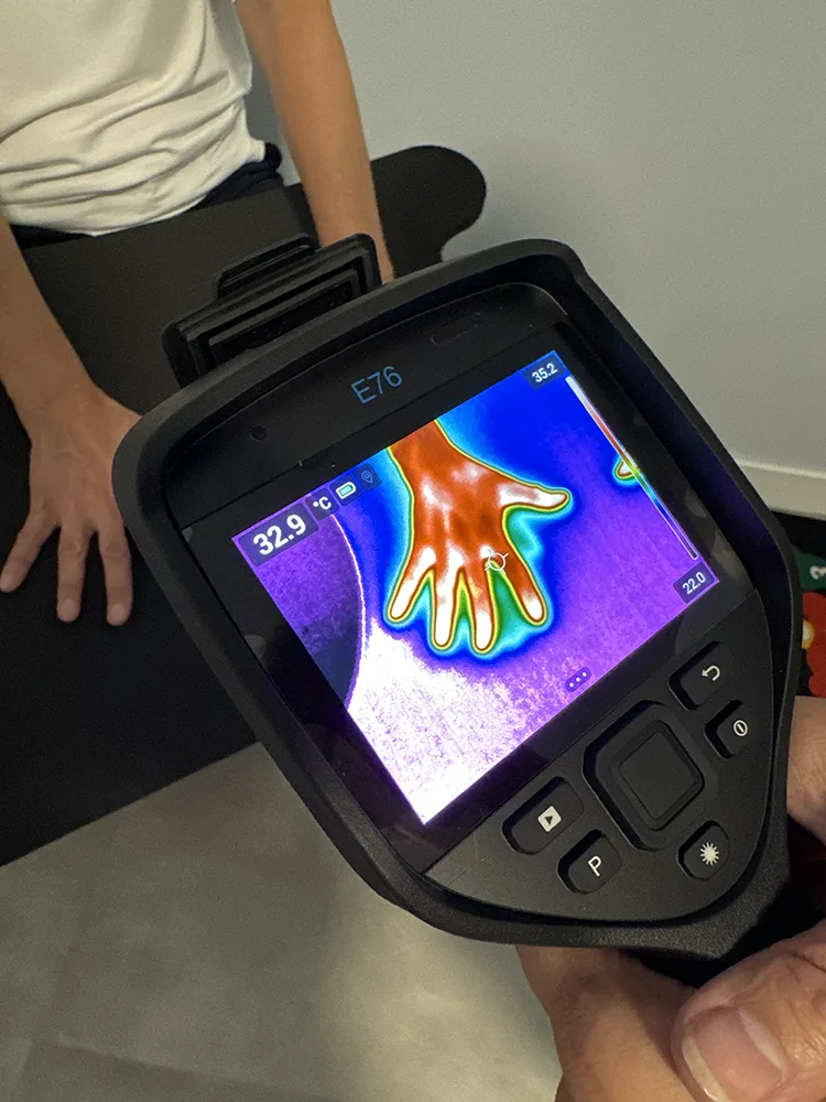 Termogram kliniczny — obszar klatki piersiowej